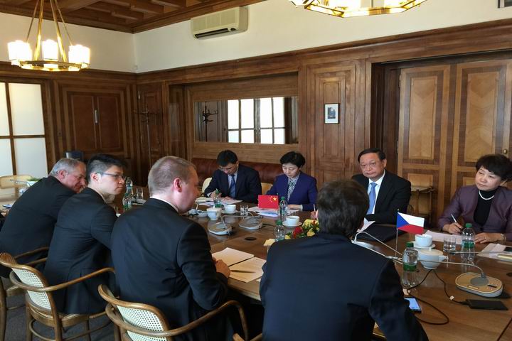 调整大小 捷克2.jpg